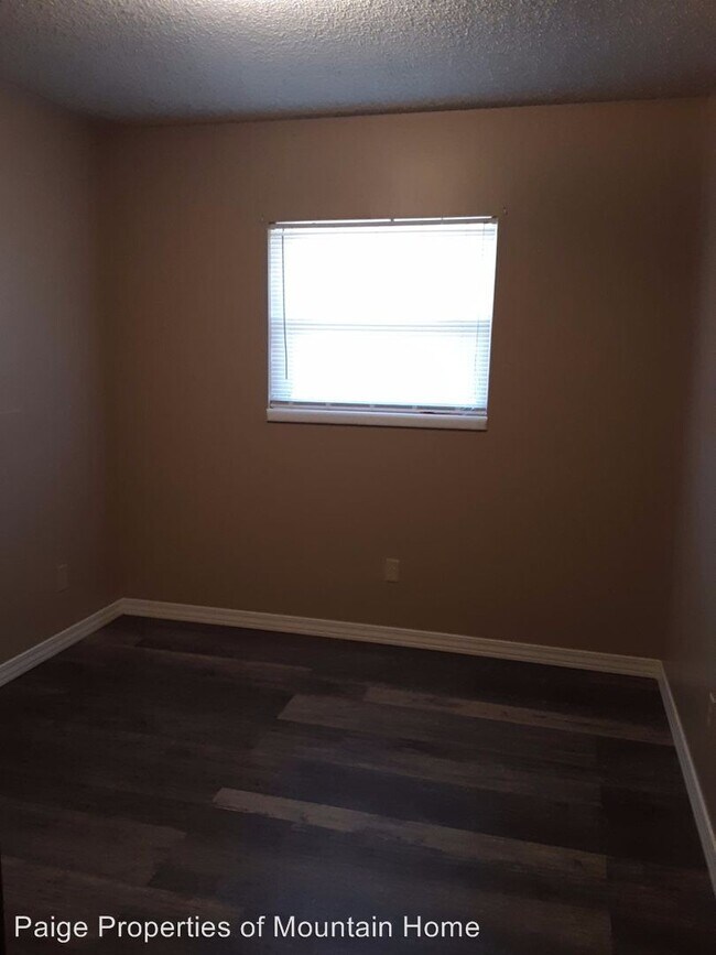 Foto del edificio - 1842 Buzzard Roost Rd