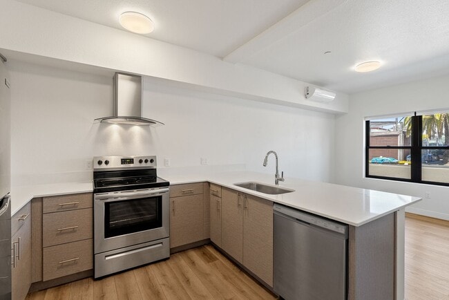 Interior Photo - The Junction (2120 Santa Barbara Ave)