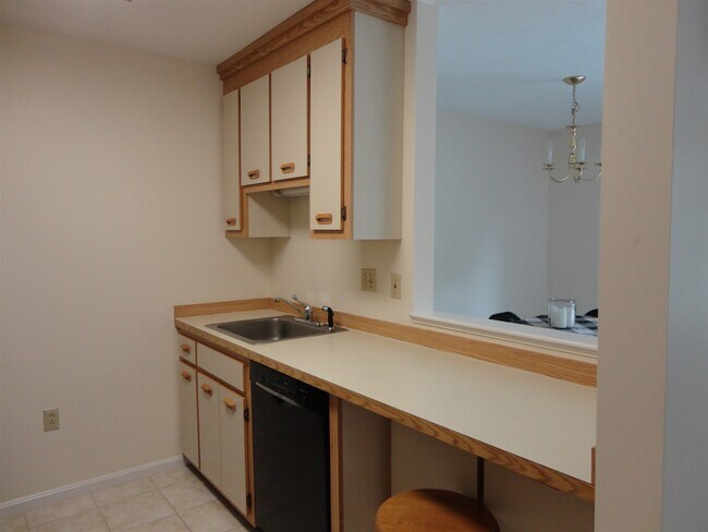 Building Photo - 30-305 Ledgewood Hills Dr