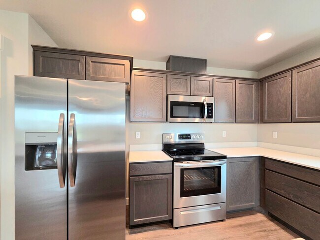 Building Photo - Newer Home in a Newer Community! 3-Bed, 2-Bath