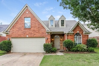 Building Photo - 4832 Ashcroft Dr