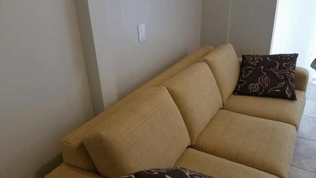 Foto del edificio - Beautiful Partly Furnished Studio