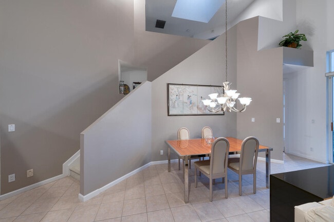 Building Photo - 7647 Gumbo Limbo Ct
