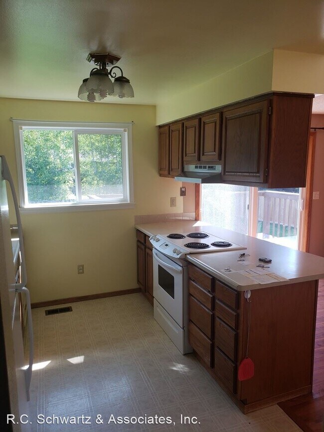 Foto del edificio - 4 br, 2 bath House - 3421 S. Glenn Rd.