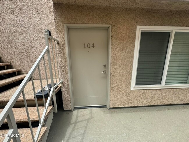 Building Photo - 13042 Riverside Dr