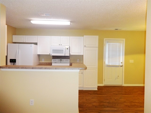 Building Photo - 3011 Maple Leaf Dr