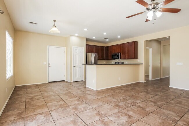 Building Photo - 7906 S 50th Dr