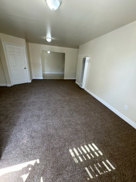 Foto del edificio - 6806-6808 Brynhurst Ave