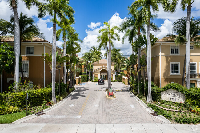 Entrada - Aventi at Aventura
