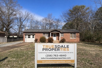 Building Photo - 3102 Greenhill Dr NW