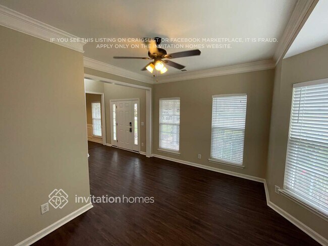 Foto del edificio - 578 Lansfaire Ave NW