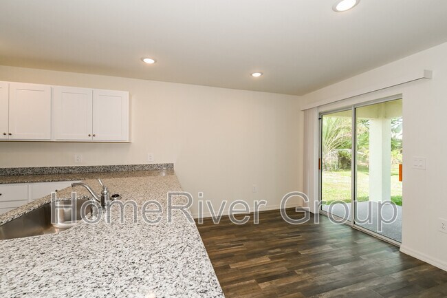 Foto del edificio - 3615 Caloosa Pkwy