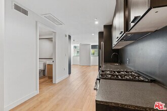 Building Photo - 3688 Overland Ave