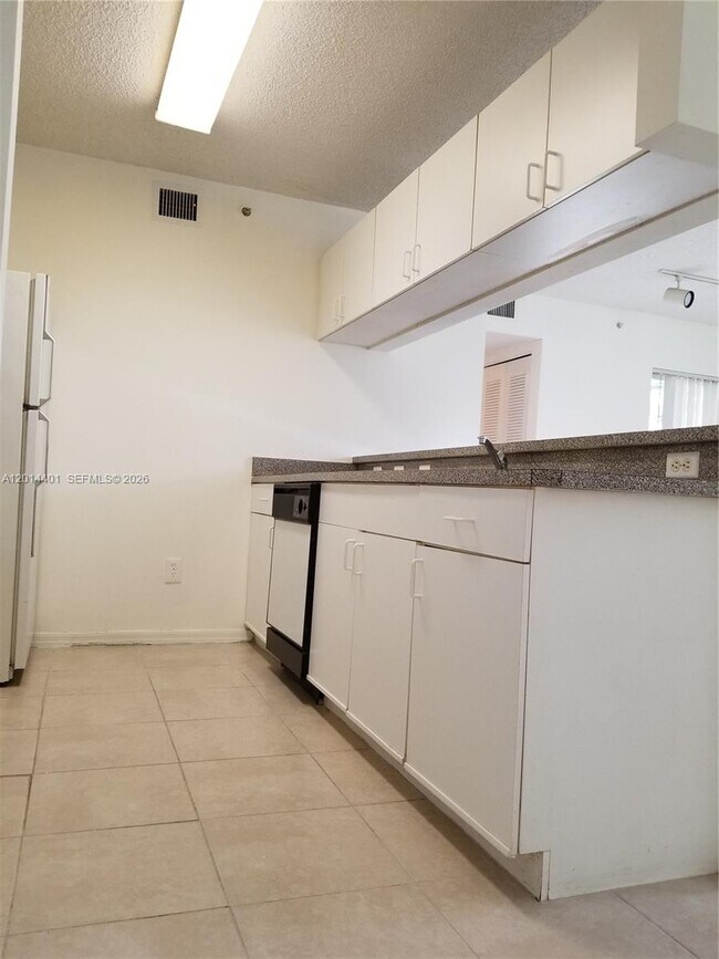 Foto del edificio - 470 S Park Rd
