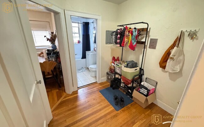 Foto del edificio - 302 Spring Street Ext