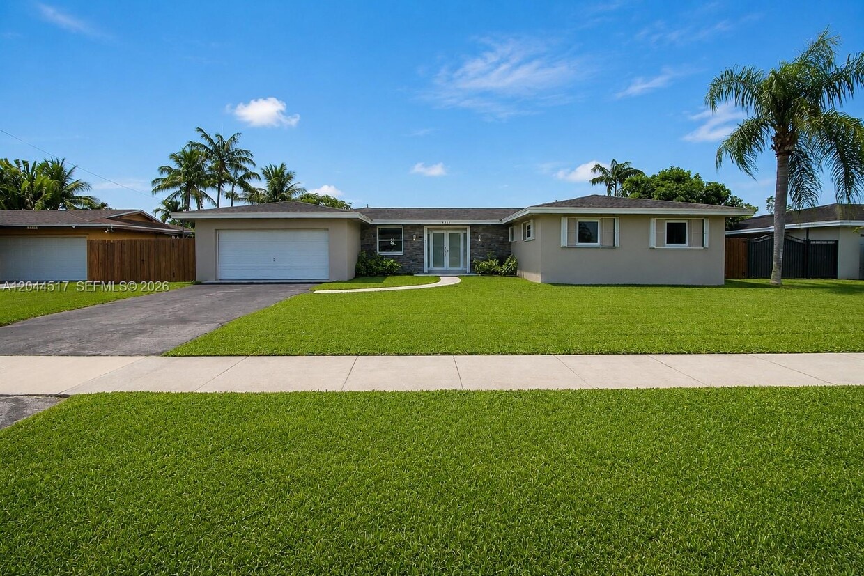 Photo - 15445 Southwest 99th Avenue, Miami, FL 33157 - 4 BR 2 BA house