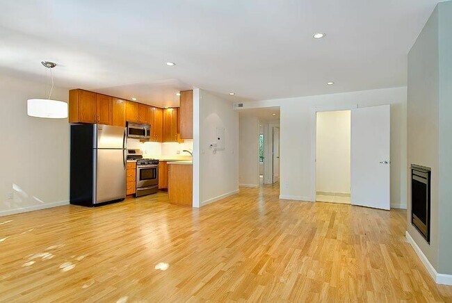 Building Photo - 2789 Harrison St