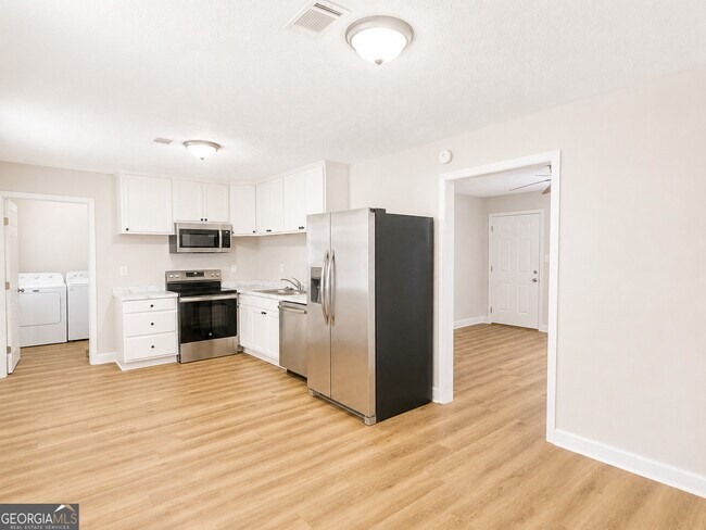 Foto del edificio - 116 Bradley Cir