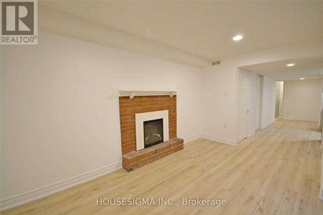 Building Photo - 95 Orsett St