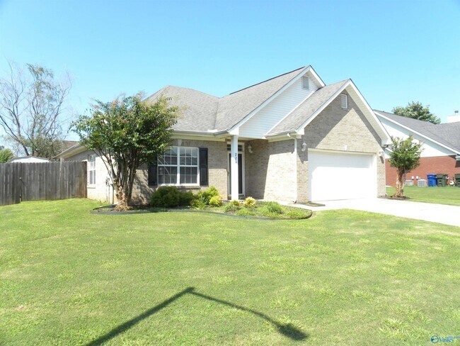 Foto del edificio - 224 Garden Brook Dr