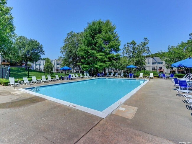 Foto del edificio - 235 Windward Ct N