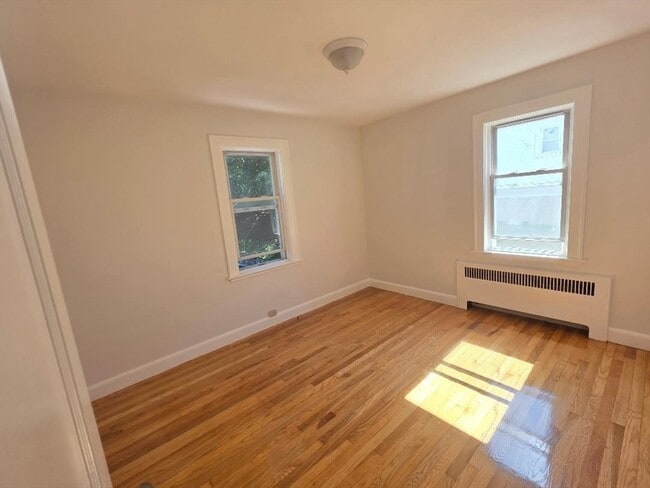 Building Photo - 110 Clay St