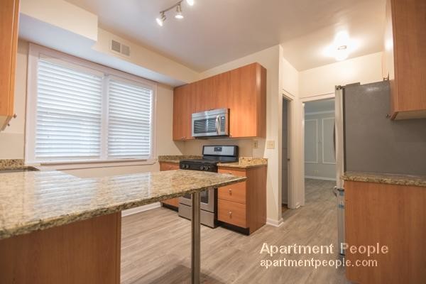 Foto del edificio - 2856 W Shakespeare Ave