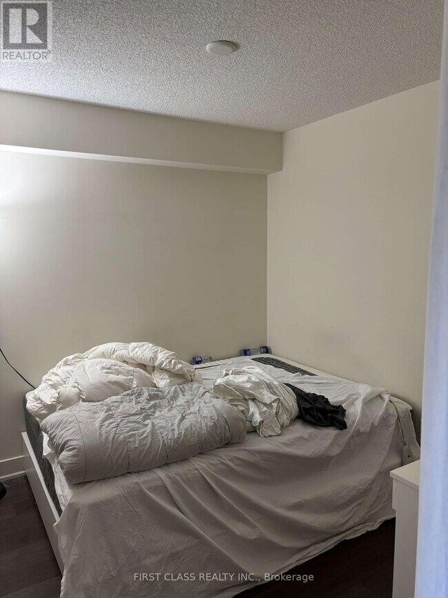 Photo du bâtiment - 88-1188 Sheppard Ave E