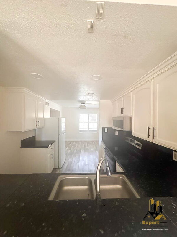 Building Photo - 3605 Larchmont Square Ln