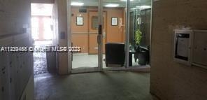 Foto del edificio - 2600 NE 135th St