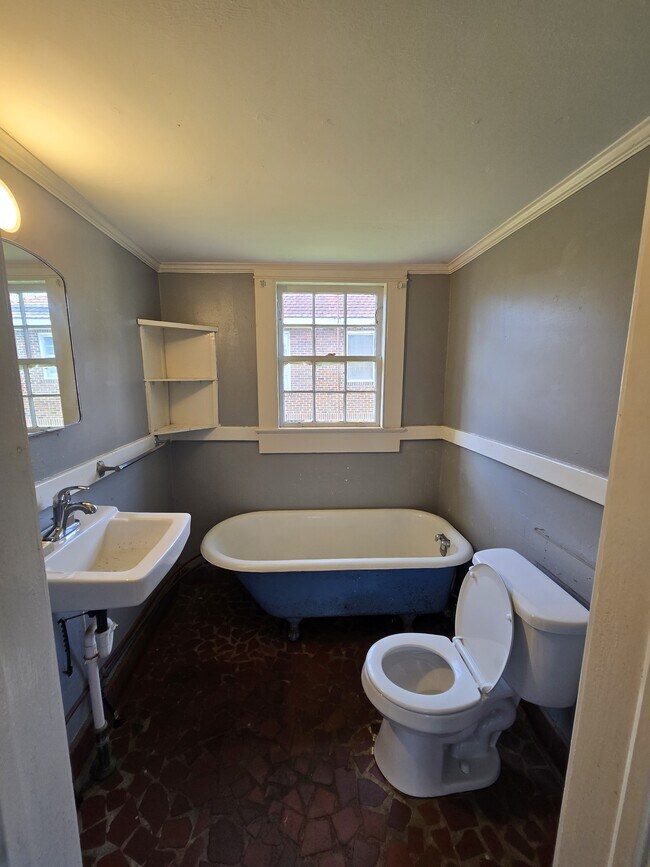 Foto del edificio - 110 Morgan Ave