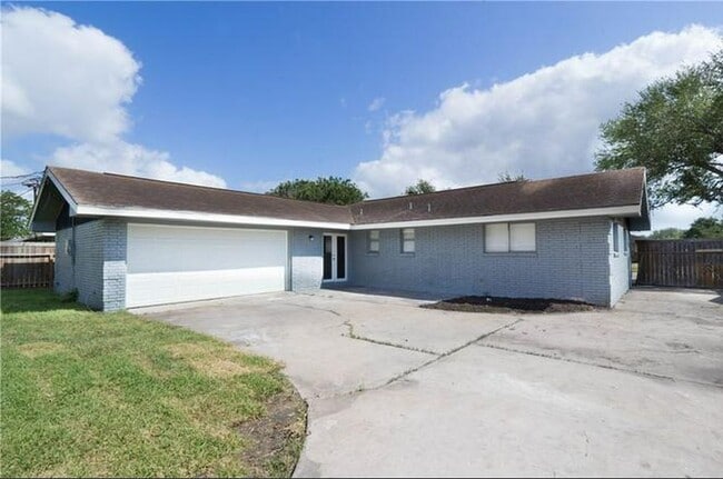 Building Photo - 4013 Kingston Dr