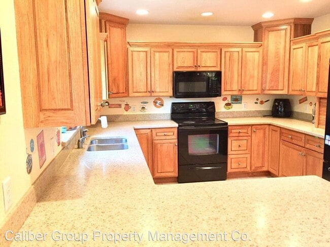 Building Photo - 6 br, 4 bath House - 705 Hearthside Dr