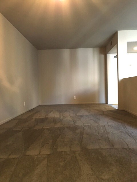 Building Photo - 14144 Dickens St