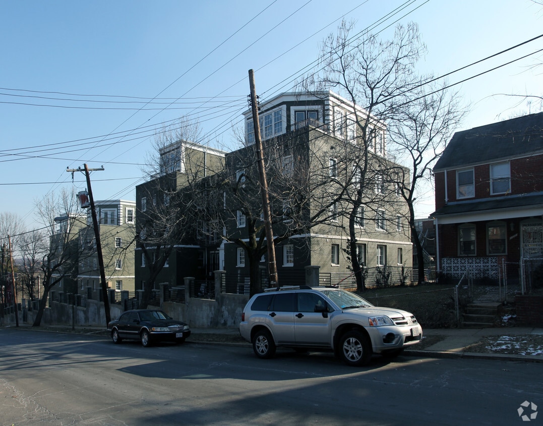 Primary Photo - 76-86 Forrester St SE