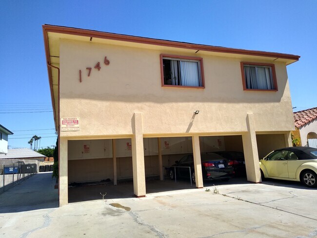 Foto del edificio - 1746 Hauser Blvd