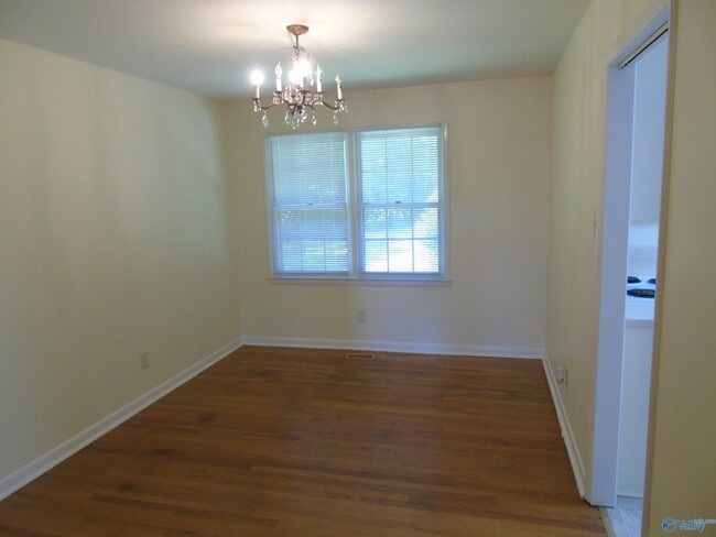 Building Photo - 2213 Maysville Rd NE