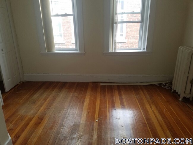 Building Photo - 15 Barrows St