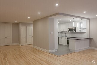 Building Photo - 3468 Rue Drummond