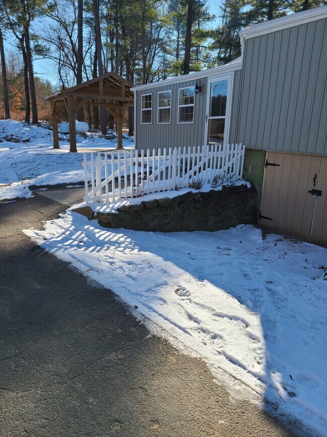 side - 104 Cottage Rd
