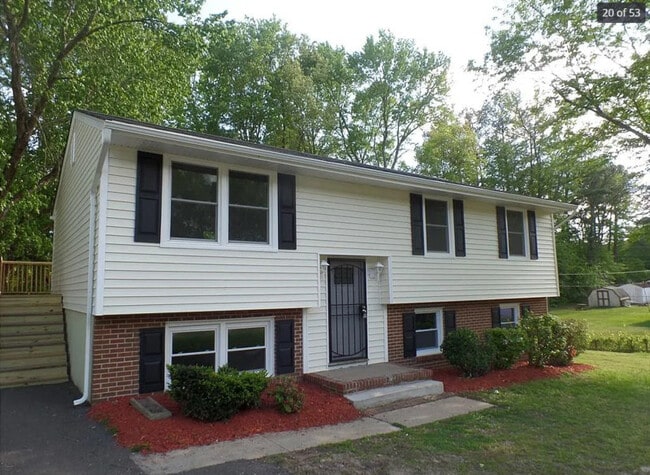 Building Photo - 1624 Darby Dr