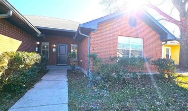 Building Photo - 903 W Congress St