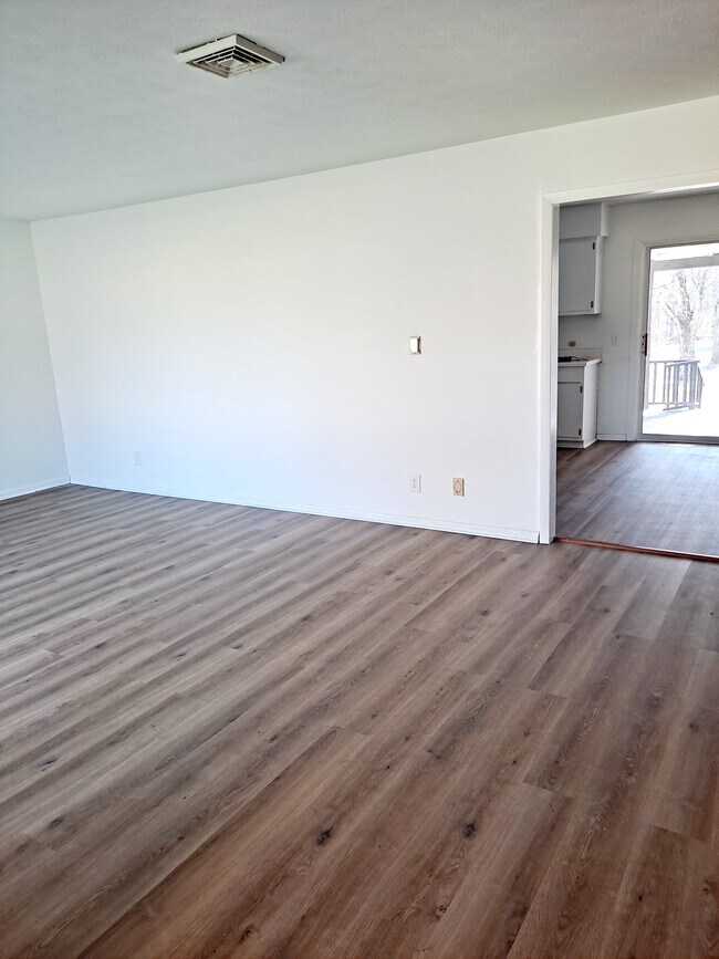 Building Photo - 174 Whaley Rd