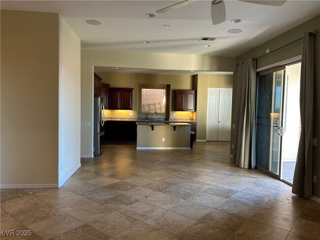 Foto del edificio - 2685 La Boutique St