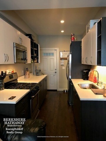 Foto del edificio - 2048 W Webster Ave