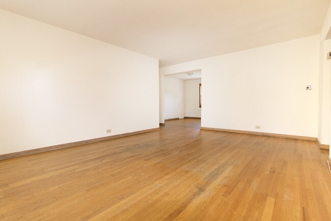 Foto del edificio - 4615-25 Davis