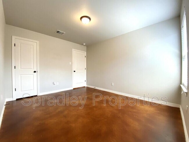Building Photo - 207 Sparrow Cove