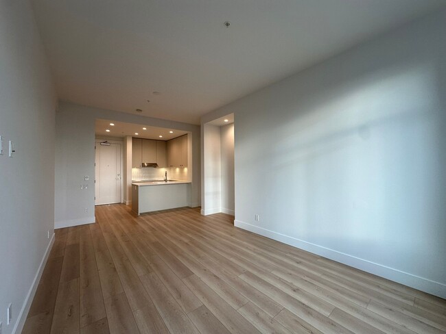 Building Photo - 708 Edgar Av