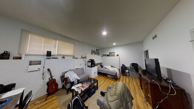 Foto del edificio - 1556 Jones Dr