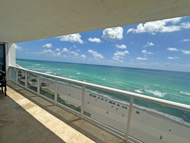 Building Photo - 16711 Collins Ave